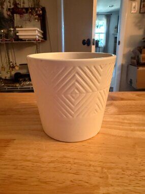 White Ceramic Plant Pot Modern Planter Matte Pattern Planter Flower Vase, 5 inch